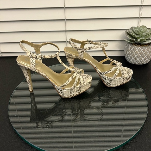Limelight Women's Snakeskin Platform Sandals - Picture 3 of 7